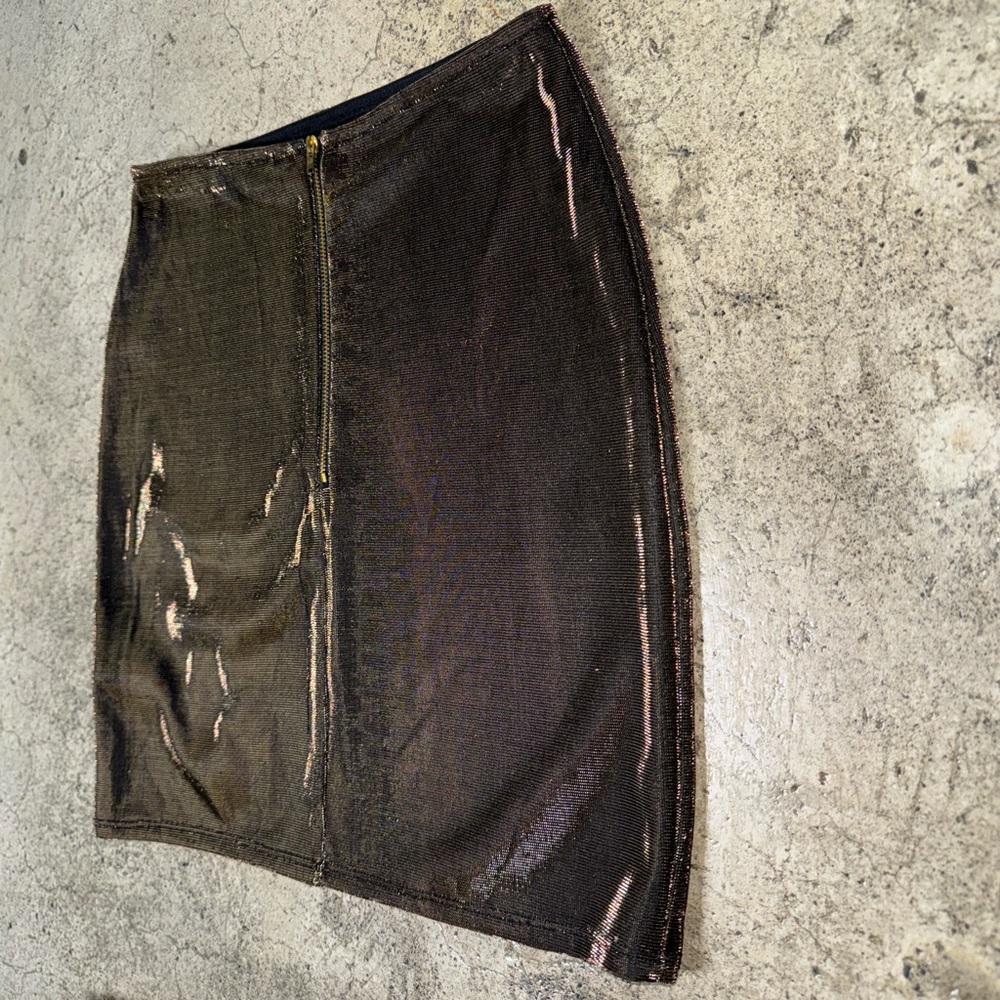 MISSGUIDED Women’s Gold /Black Reflective Mini Skirt with Thigh Slit Size 6
